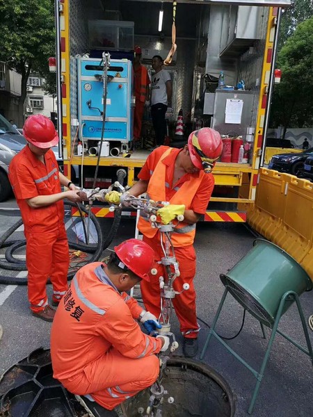 广州市政河床清淤城镇河道的机械清淤佛山直吸式清淤方法